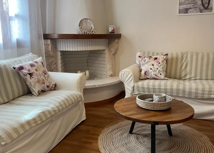 Ostraco Aphytis Tatil Evi *